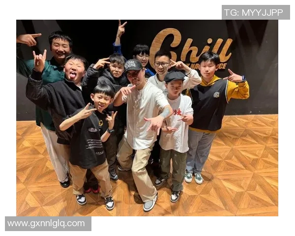 实时新闻上海街舞队的防反策略解析与街舞文化的深度融合探讨 实时新闻上海街舞队的防反策略解析与街舞文化的深度融合探讨